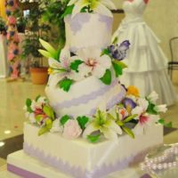 свадебный торт с наклонным ярусом